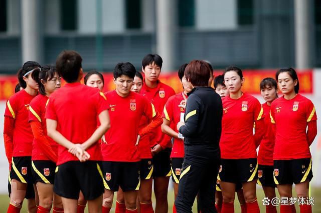妮可·基德曼携爱女们亮相时装周2025-10-09 19年婚姻走到尽头?