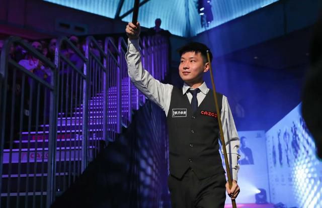 朴炯植饰演从封印中苏醒、威胁人类的邪恶势力“恶鬼”，该角色象征乌鸦，是剧中的强大反派角色。